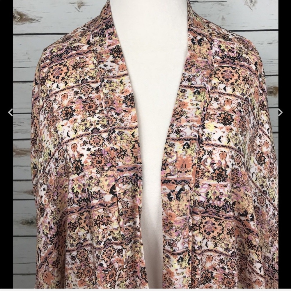 🌸🌸Last one 🌸Victoria Secret Kimono - Picture 2 of 5